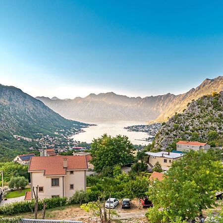 Red Hill Lägenhet Kotor Exteriör bild