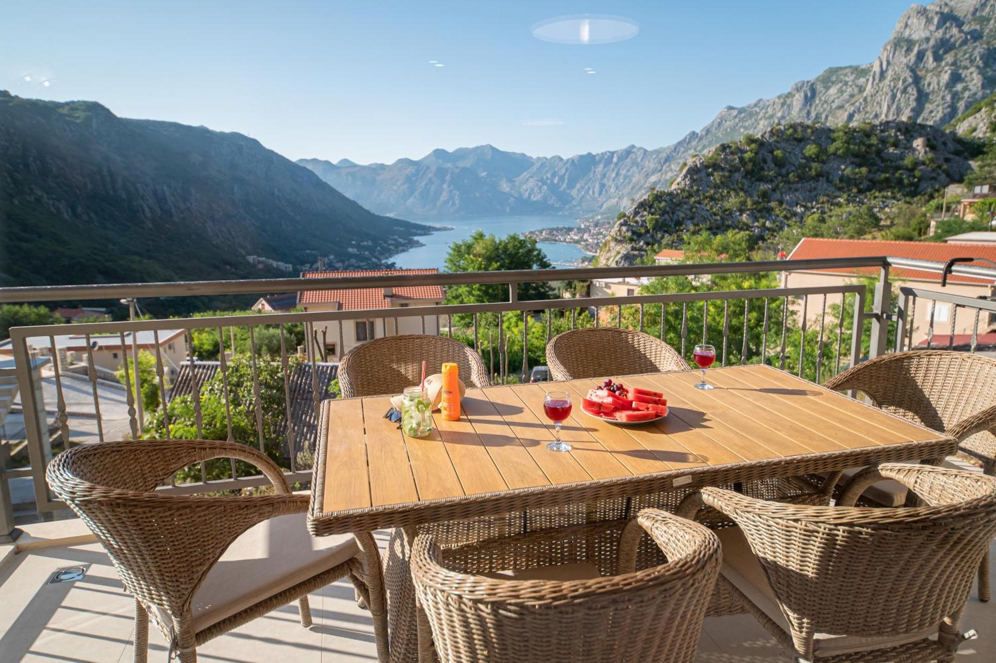 Red Hill Lägenhet Kotor Exteriör bild